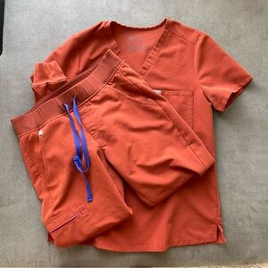 FIGS Auburn Scrub SET